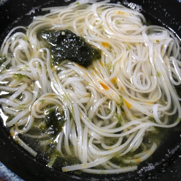 海苔とラー油だけの、極上フォー